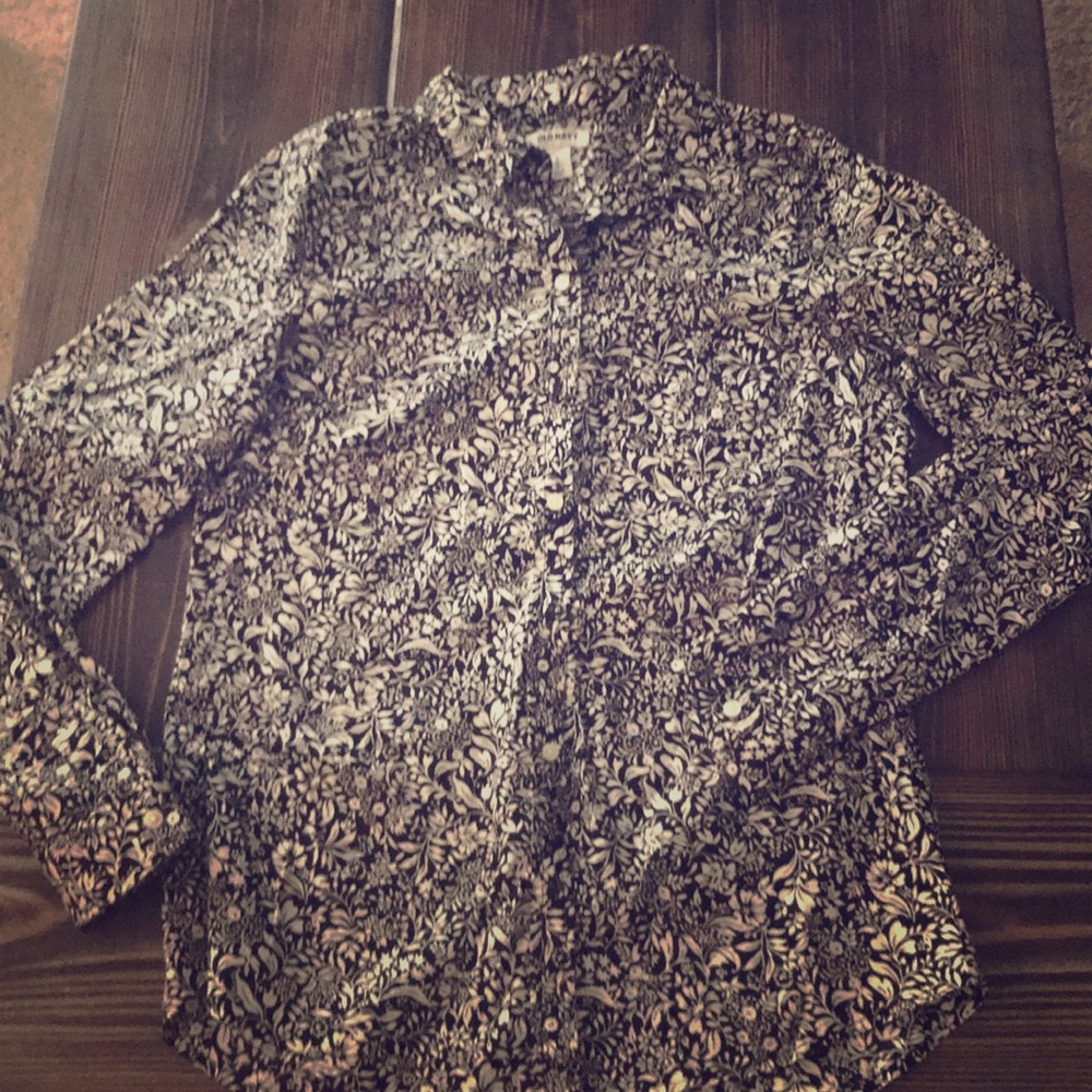 Black and white long sleeve button up